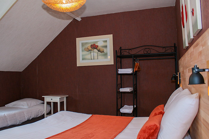 hotel-petit-montmartre-dinard-chambre8b